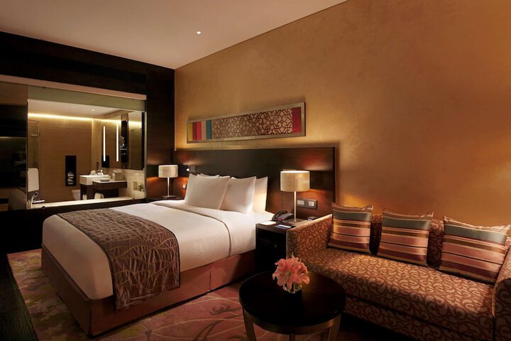 Room 15 of 74
