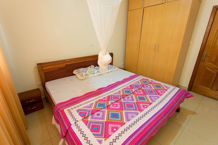 Room 6 of 27