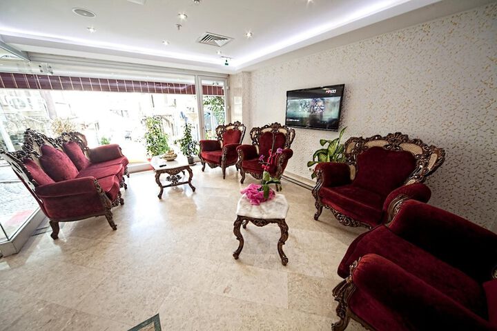 Entrance & Lobby