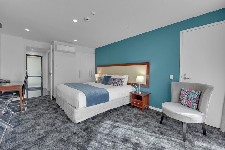 Room 15 of 77