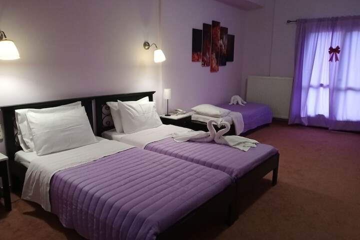 Room 13 of 16