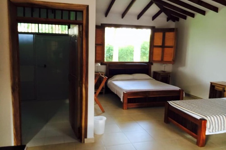 Room 6 of 18