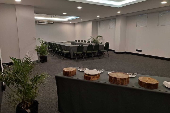 Ballroom/Hall 89 of 103