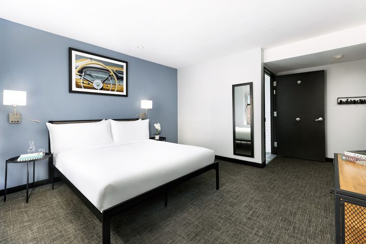 1 Queen Bed (22 of 24)