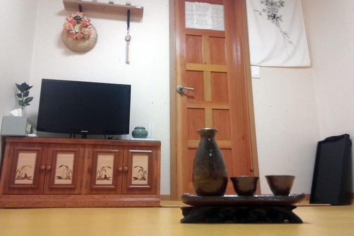 Room 9 of 14