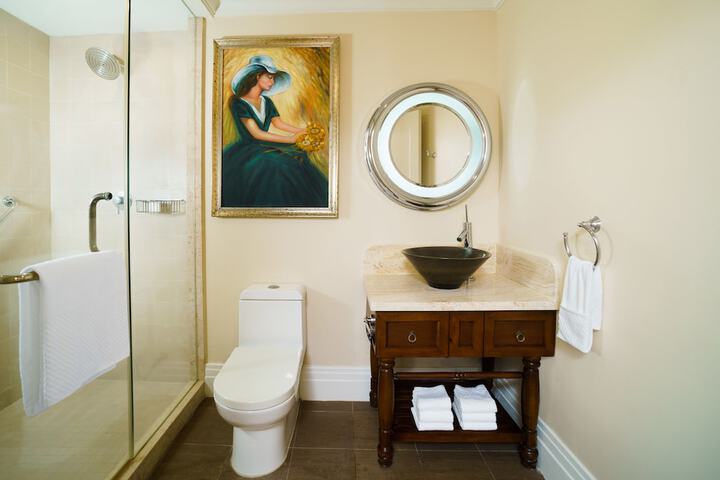 Room 82 of 224