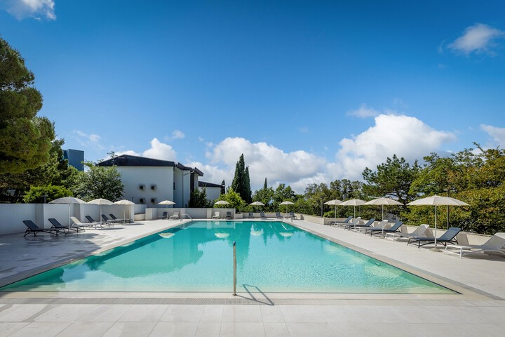 Pool Hotel