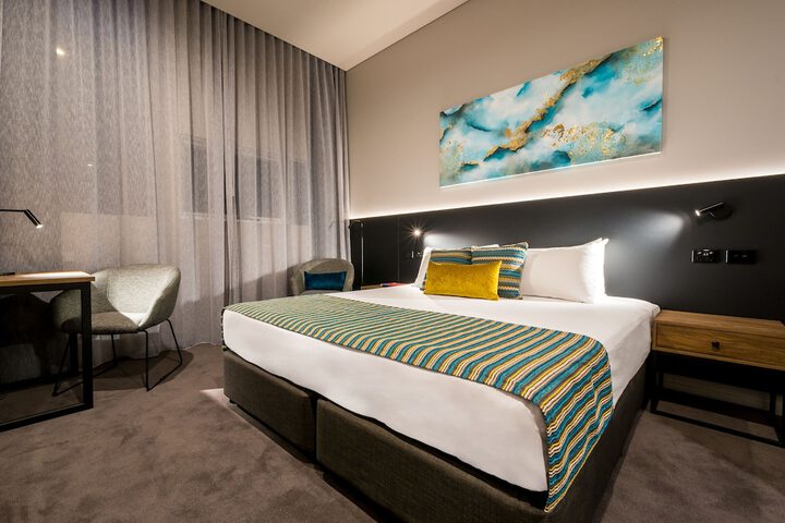Room 6 of 34