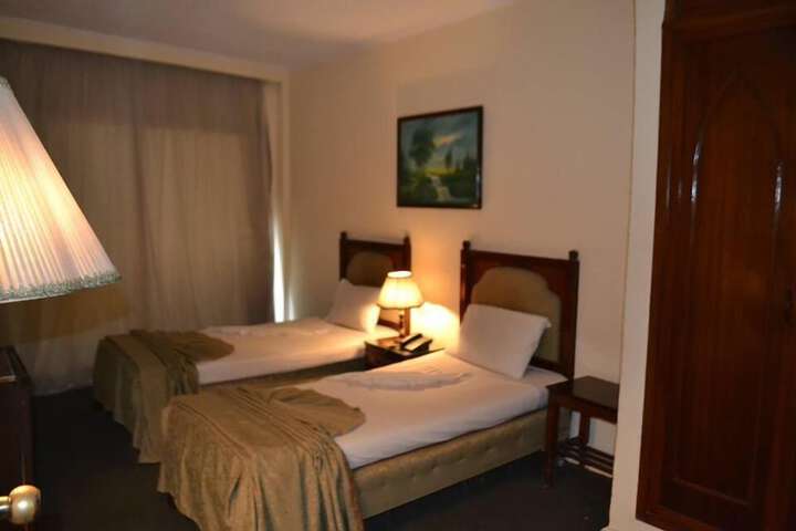 Room 8 of 30