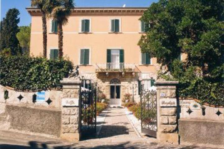 HOTEL VILLA MARGHERITA