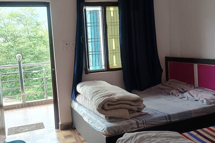Room 9 of 40