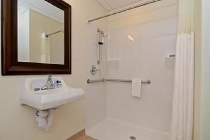 Room 10 of 75