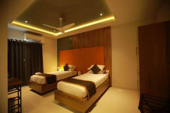 Room 16 of 46