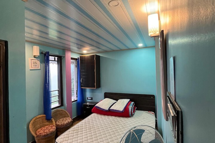 Room 2 of 7