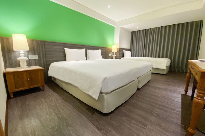 Room 16 of 52