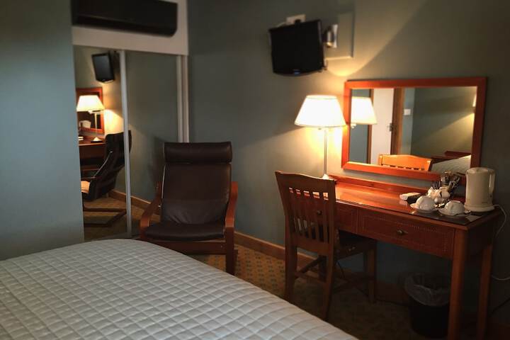 Room 3 of 17