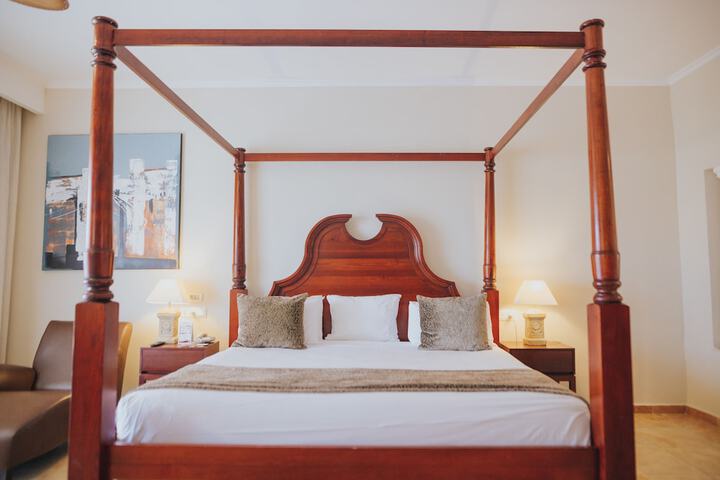 Room 14 of 275