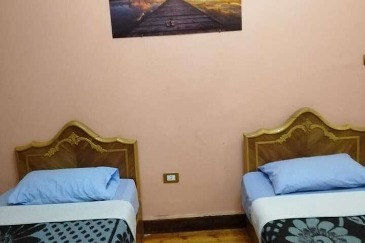 Room 16 of 38