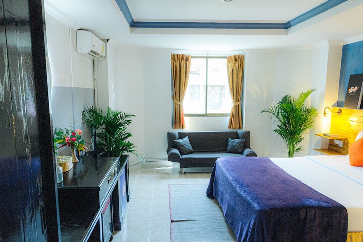 Room 25 of 63
