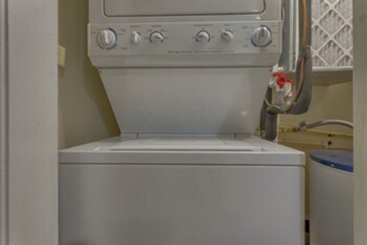 Laundry 39 of 86