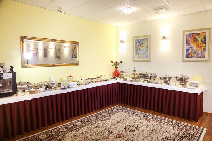 Breakfast/Coffee Service 27 of 38