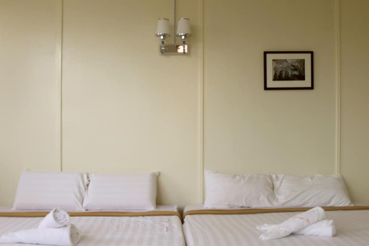 Room 18 of 76