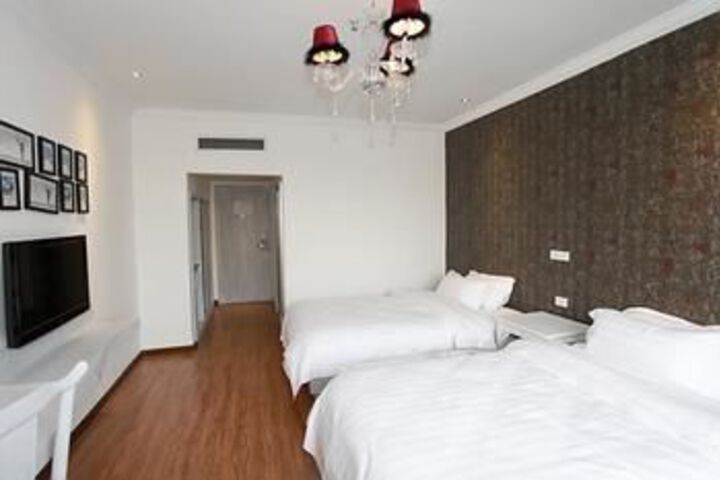 Room 2 of 37