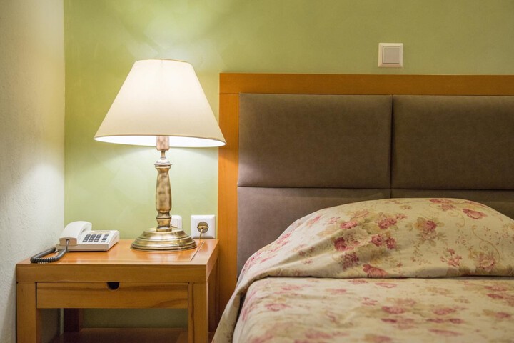 Room 14 of 65