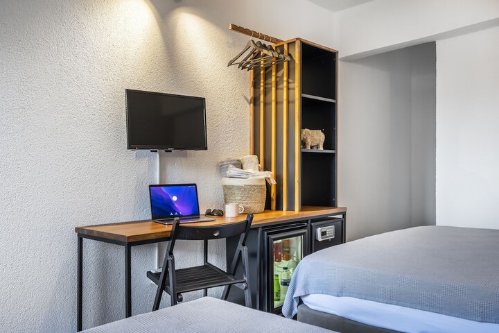 Room 27 of 113