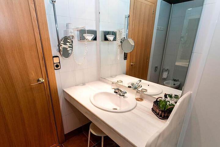 Room 46 of 91