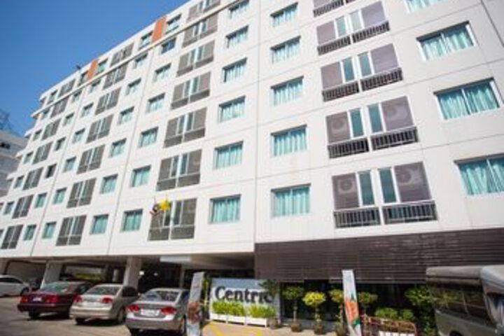 NIDA Rooms Sahamit 211 King Monument