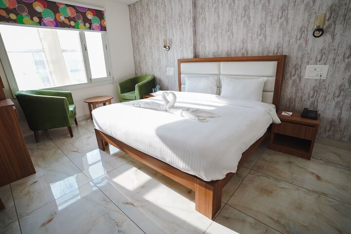 Room 10 of 38