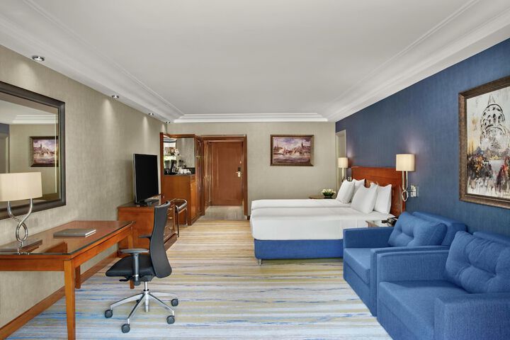 Room 32 of 207