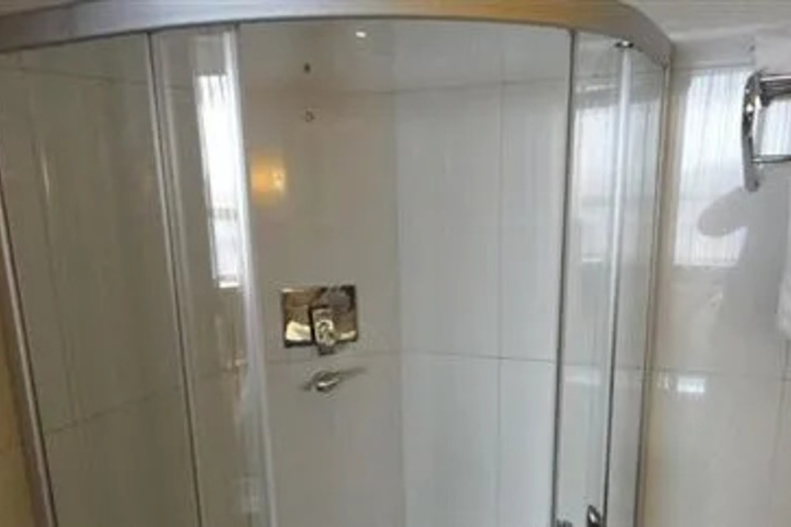 Room 8 of 20