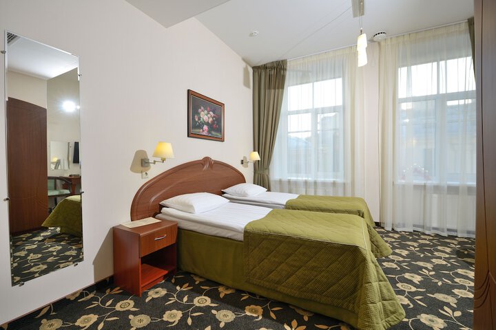 Room 21 of 74