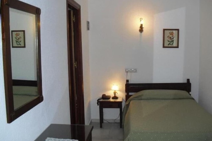 Room 10 of 48