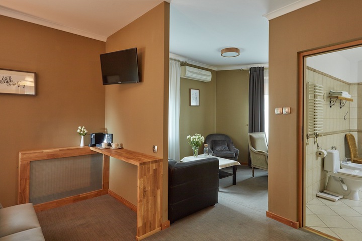 Room 46 of 86