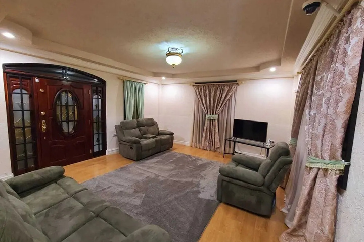Room 2 of 20