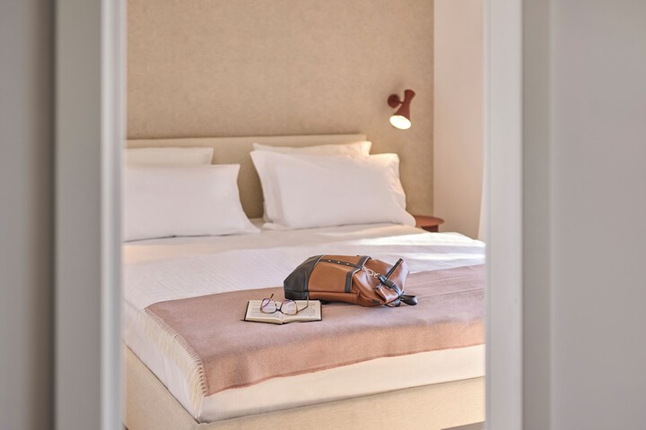 Room 25 of 41
