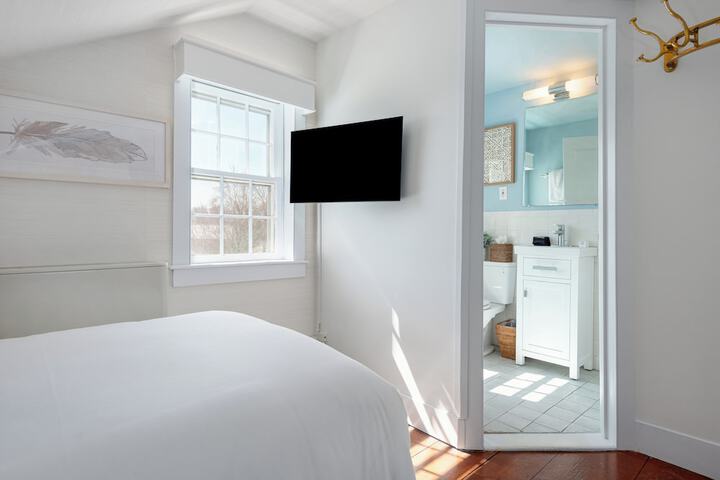 Room 43 of 70