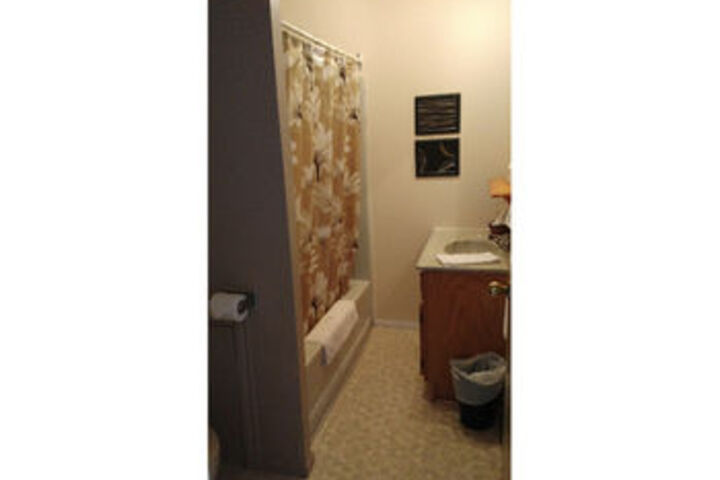 Room 2 of 32