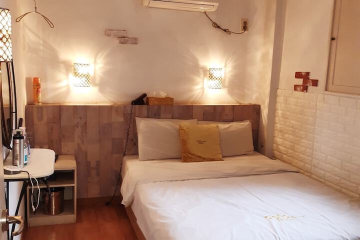 Room 4 of 4