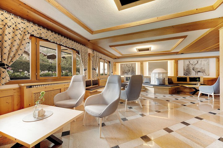 Hotel Interior 4 of 116