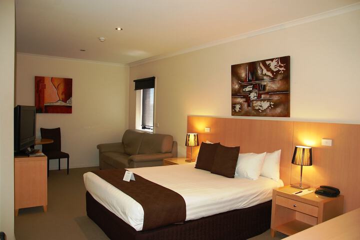 Room 16 of 50