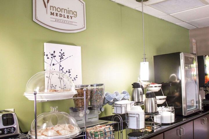 Breakfast area