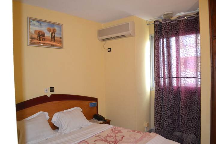 Room 9 of 31
