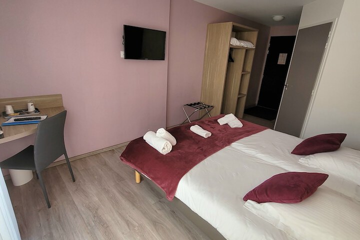 Room 12 of 49