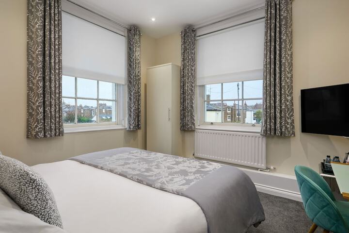 Room 15 of 38