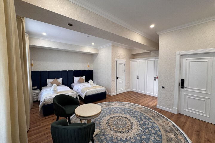 Room 8 of 22