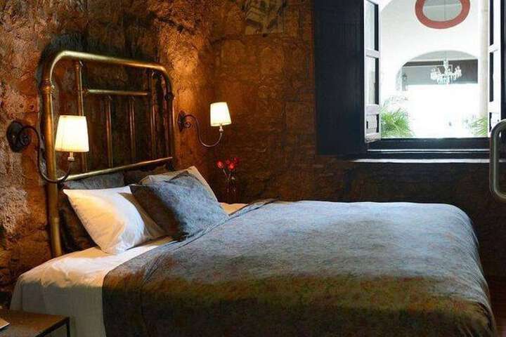 Room 6 of 36